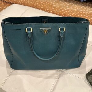 Parada Teal Tote bag